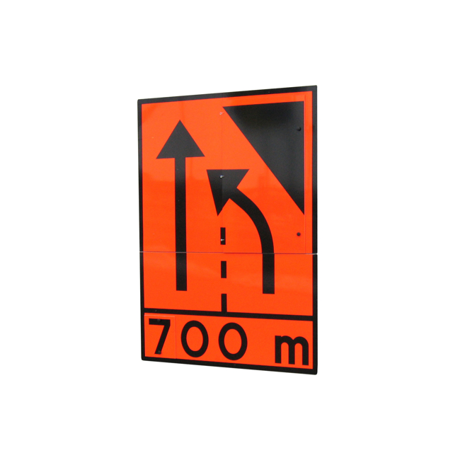 Variabel F25 med T-tavla 2-4-700m för skyltvagn